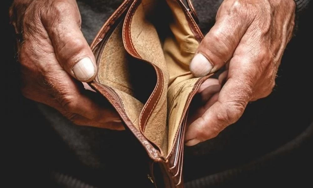 ΕΛΣΤΑΤ: Στο "κατώφλι" της φτώχειας το 30% του πληθυσμού της χώρας